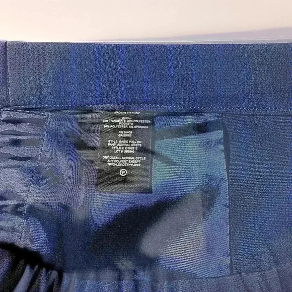 Theory Basic pull on pants. Ladies size 6 - Picture 7 of 8